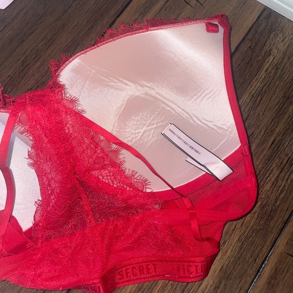 ❤️🔥Victorias secret very sexy plunge bra red lace bra strappy bra - Picture 10 of 15